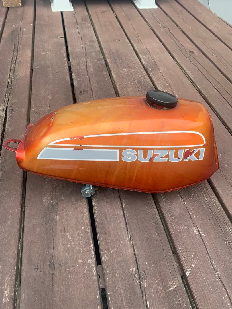 ★希少★SUZUKI バイクタンク オレンジ色　ハスラー　TS90