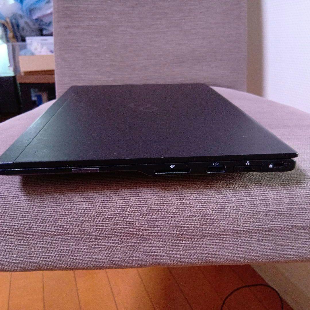 I①富士通　ＦＭＶＵ19011　U939/A