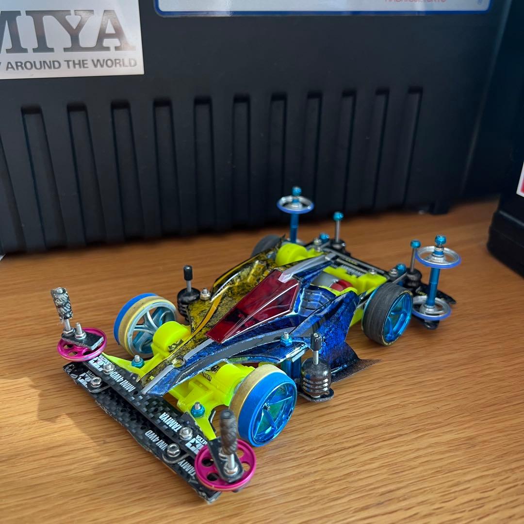 ■激レア　ミニ四駆　完成品　加工　アバンテ　仮面ライダーダブル　ルナ・トリガー風