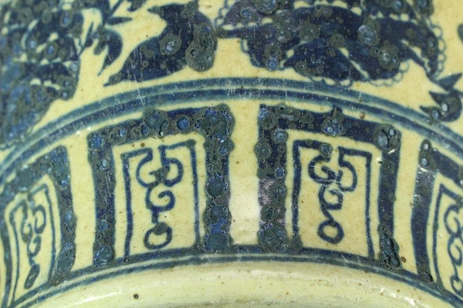 中国美術 青華 纏枝霊芝雲龍紋 獣耳罐 瓶(K-MB253)