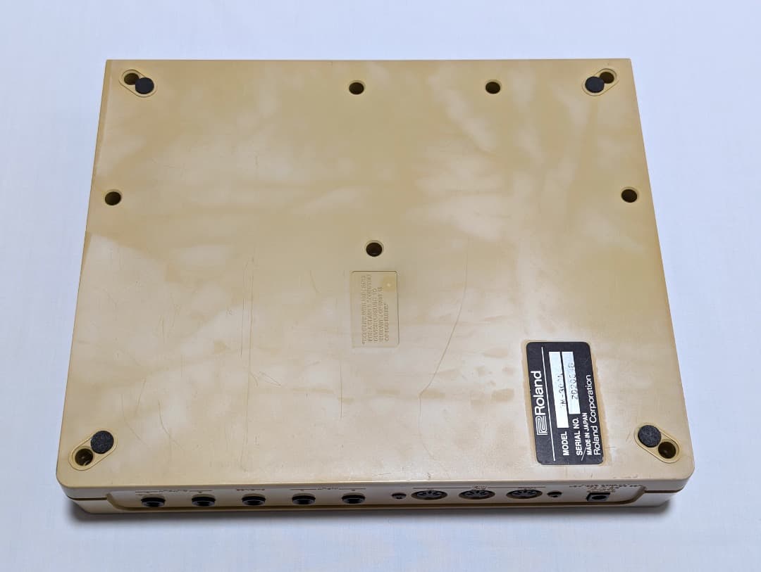 Roland CM-300　GS SOUND MODULE　シンセサイザー　音源