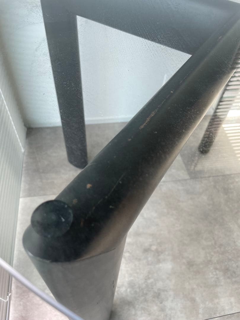 コルビジェ　リプロダクト　ガラス天板　ダイニングテーブル　二人暮らし