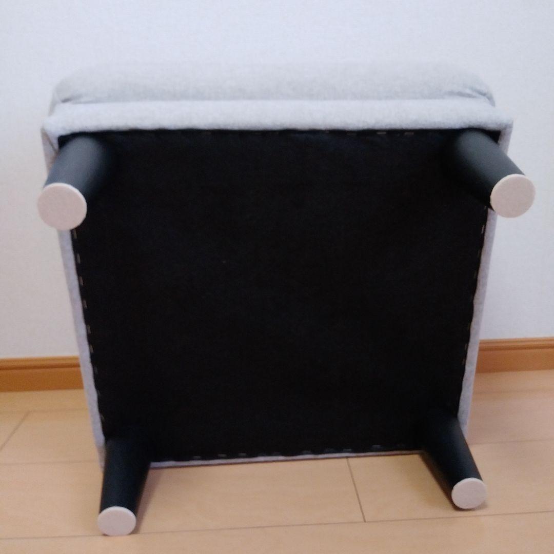 極美品　②2つあります。グレー ファブリック オットマン　脚取り外し可能