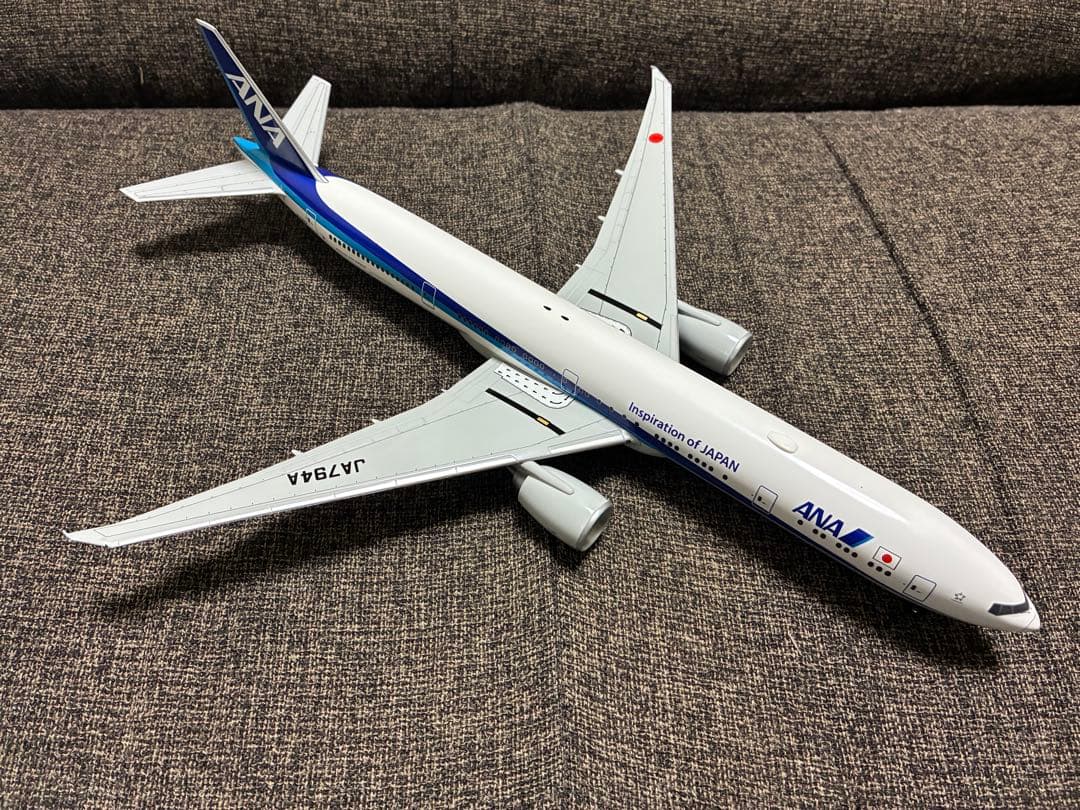 全日空商事 ANA Boeing 777-300ER 1:200 NH20187