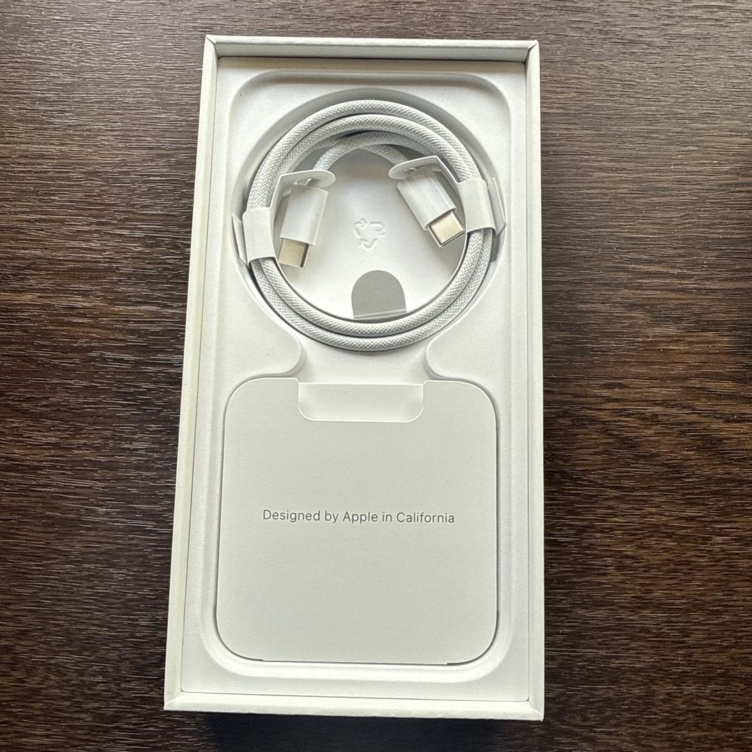 Apple iPhone 15 Pro 128GB ブラックチタニウム 本体