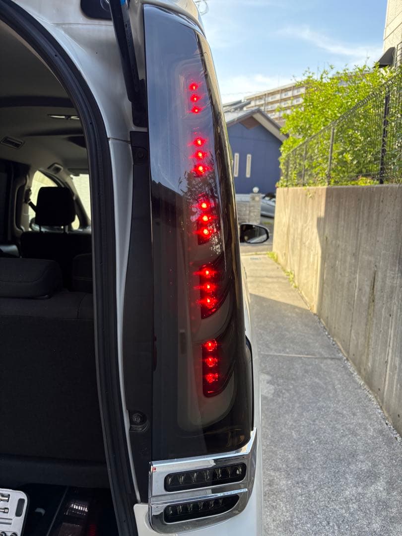 エスクァイア　ヴォクシー　ノア　80 85 メテオテール