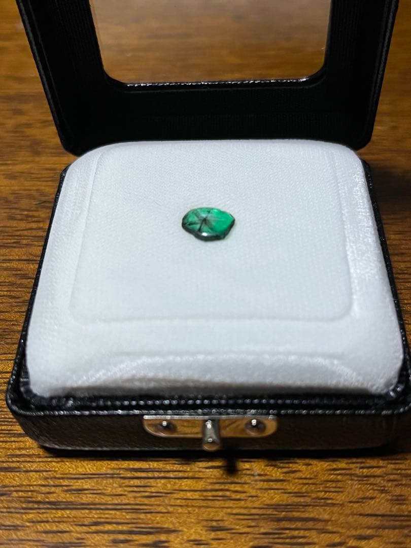 【一点もの 】トラピッチェエメラルド ルース