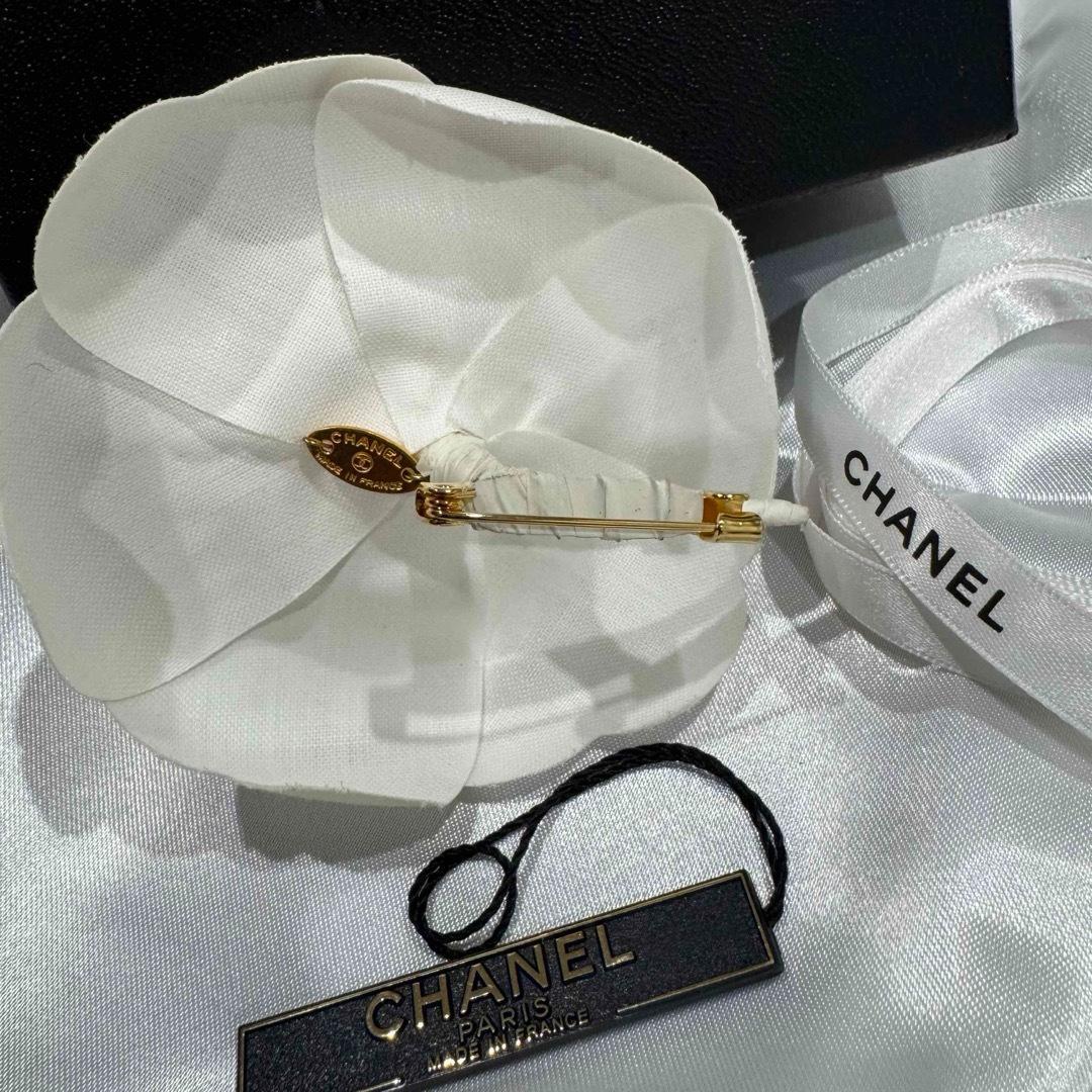 CHANEL シャネル カメリア コサージュ ブローチ ホワイト　卒業式　入学式