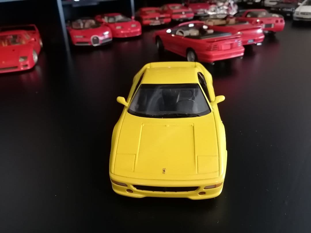 1/18 フェラーリ355 黄色 FERRARI355