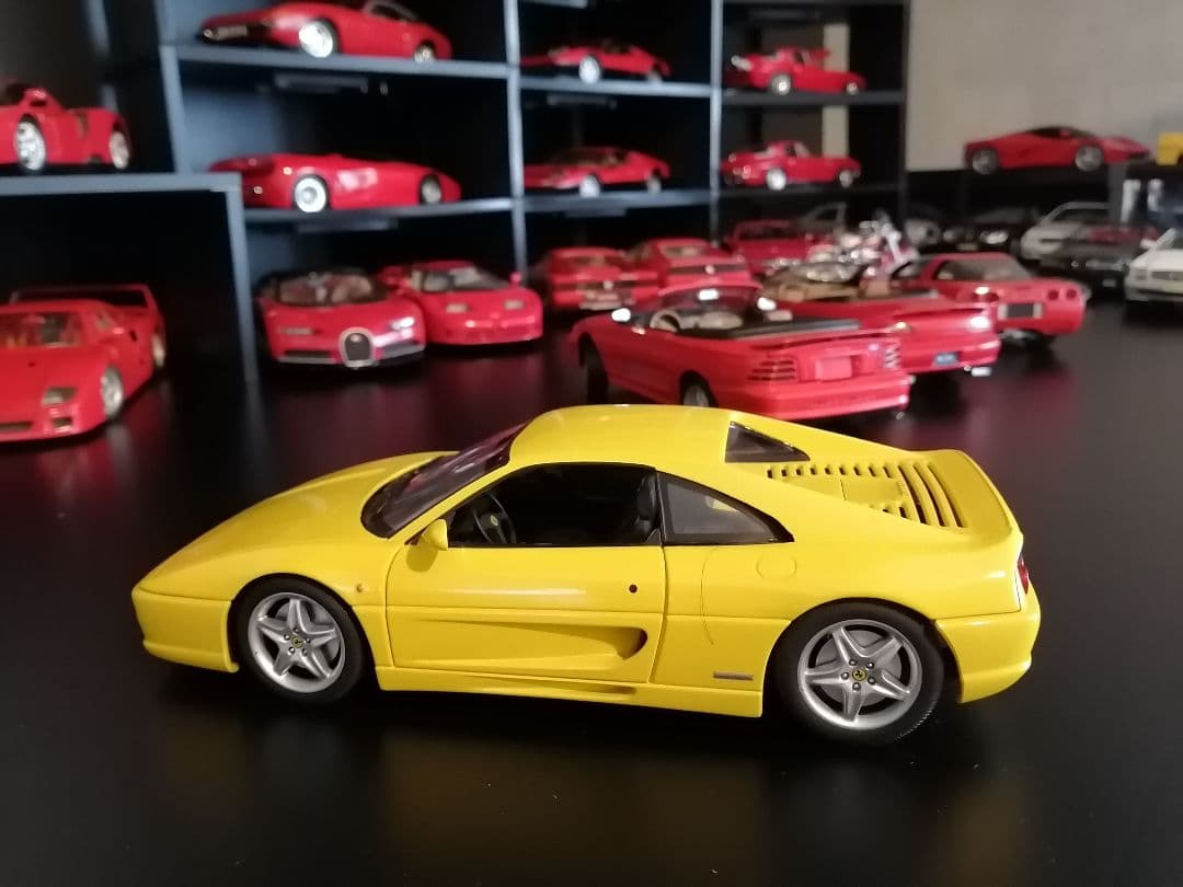 1/18 フェラーリ355 黄色 FERRARI355