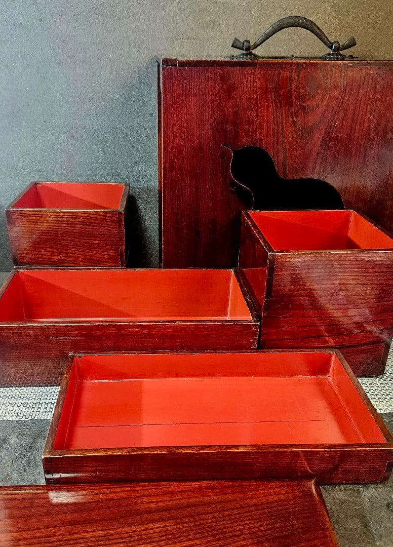 明治時代　木製　弁当箱　野点　野点弁当箱 鉄製手提げ　三段重ね　5箱仕立　茶道具