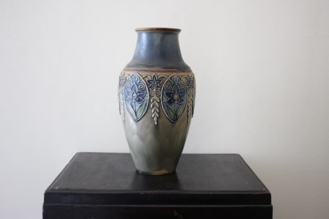 アンティーク　ロイヤルドルトン　アール・ヌーヴォー　花瓶　フラワーベース