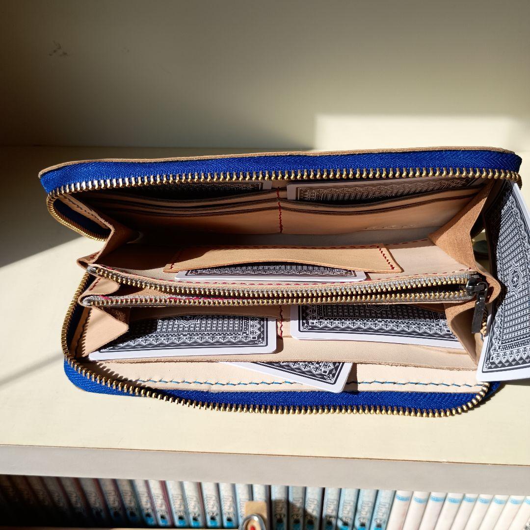 本革に青森藍にて染め上げた長財布