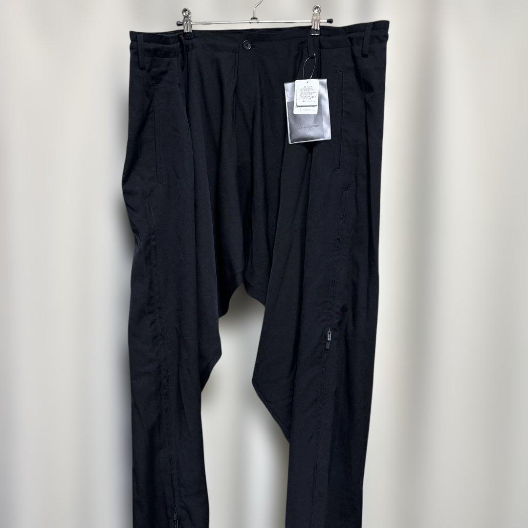 タグ付き Yohji Yamamoto 23AW 脇マチ付ドレープP