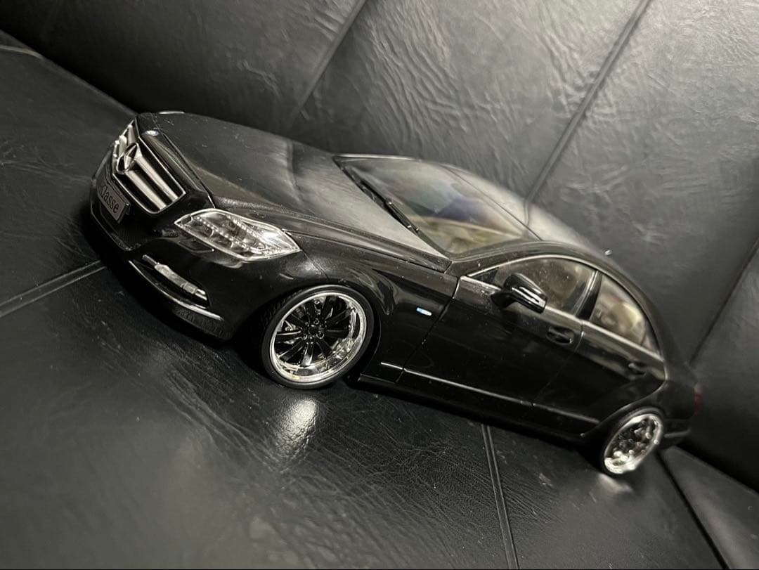 メルセデスベンツ　CLSクラス　1/18