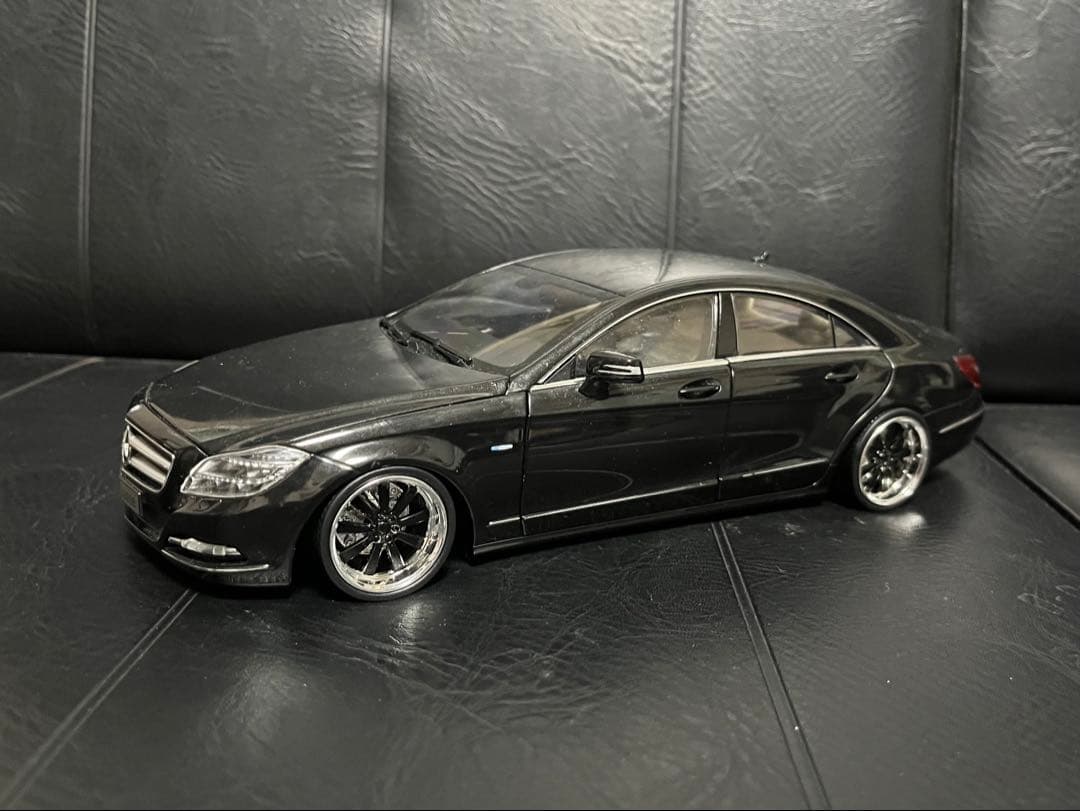 メルセデスベンツ　CLSクラス　1/18