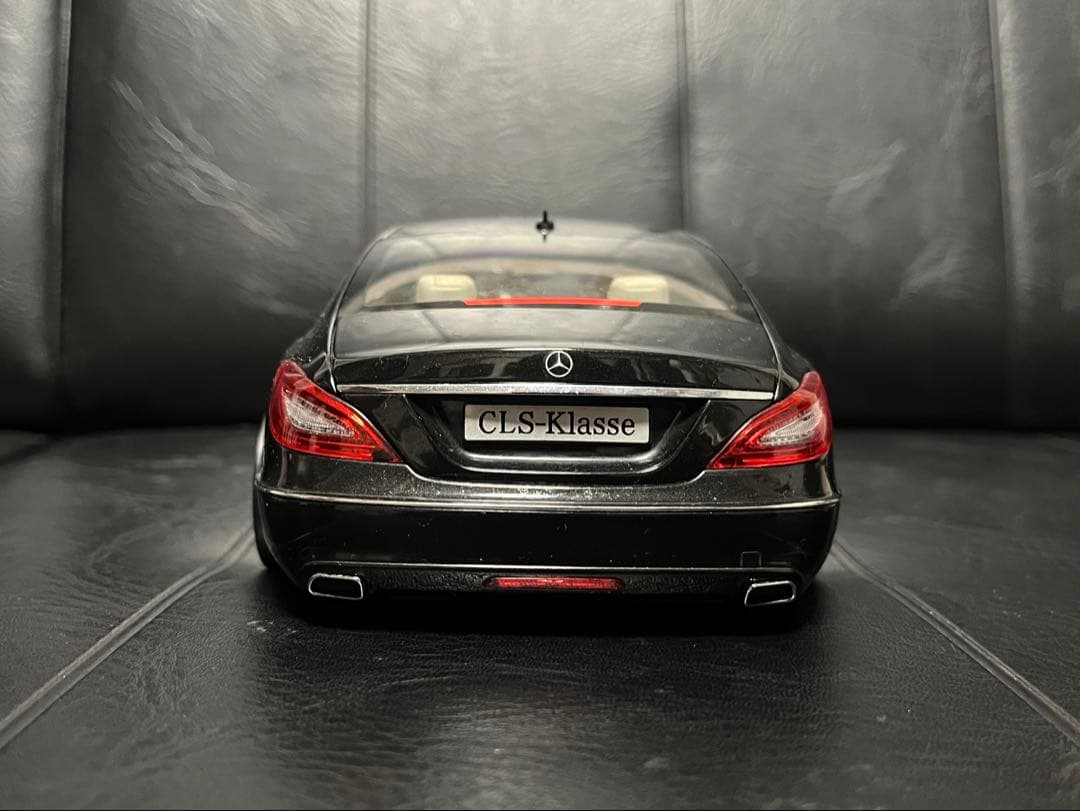 メルセデスベンツ　CLSクラス　1/18