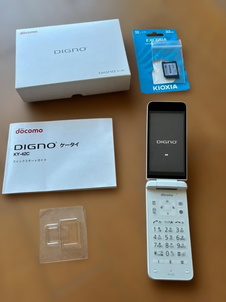 m*♪様 docomo DIGNO KY-42C ホワイト 本体
