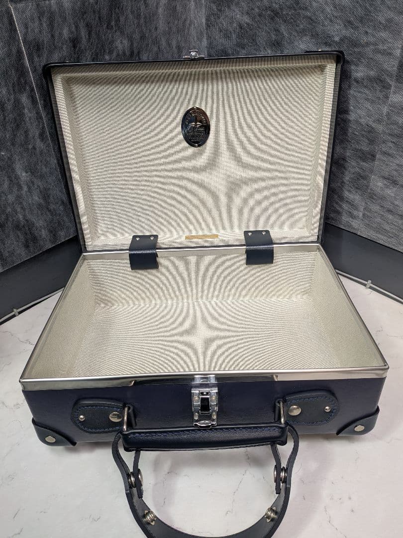 ④グローブトロッター ネイビー スモールアタッシェ