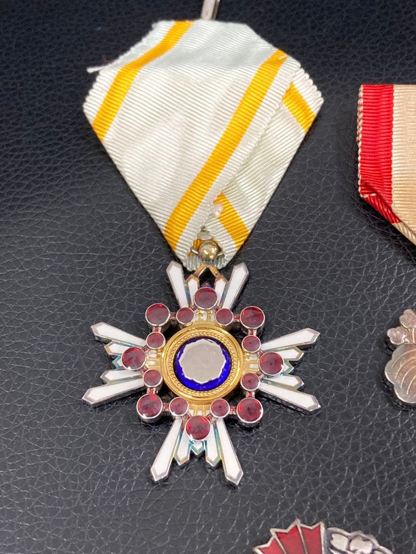 A！銀製　記念章　勲章　記章　バッチ　メダル　おまとめ５点セット