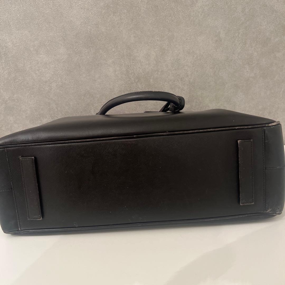 PRADA サフィアーノレザー　ブリーフケース　三角プレート