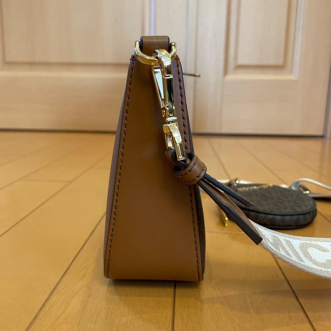 【値下げしました】MICHAEL KORS ストライプショルダーバッグ