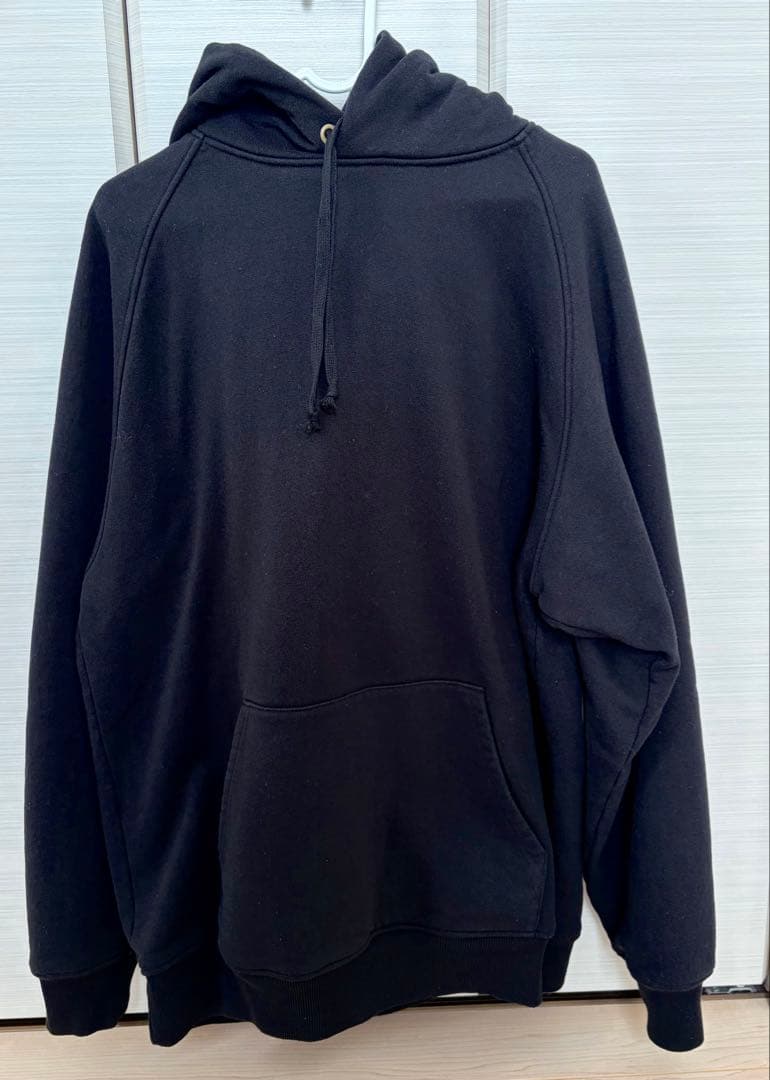 COMOLI ブラック フード付きパーカー