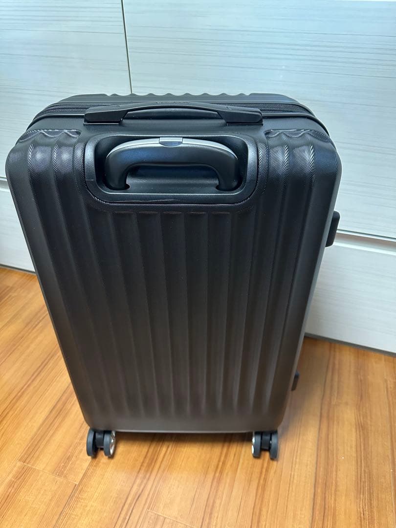 【超美品】スーツケース　Mサイズ 黒