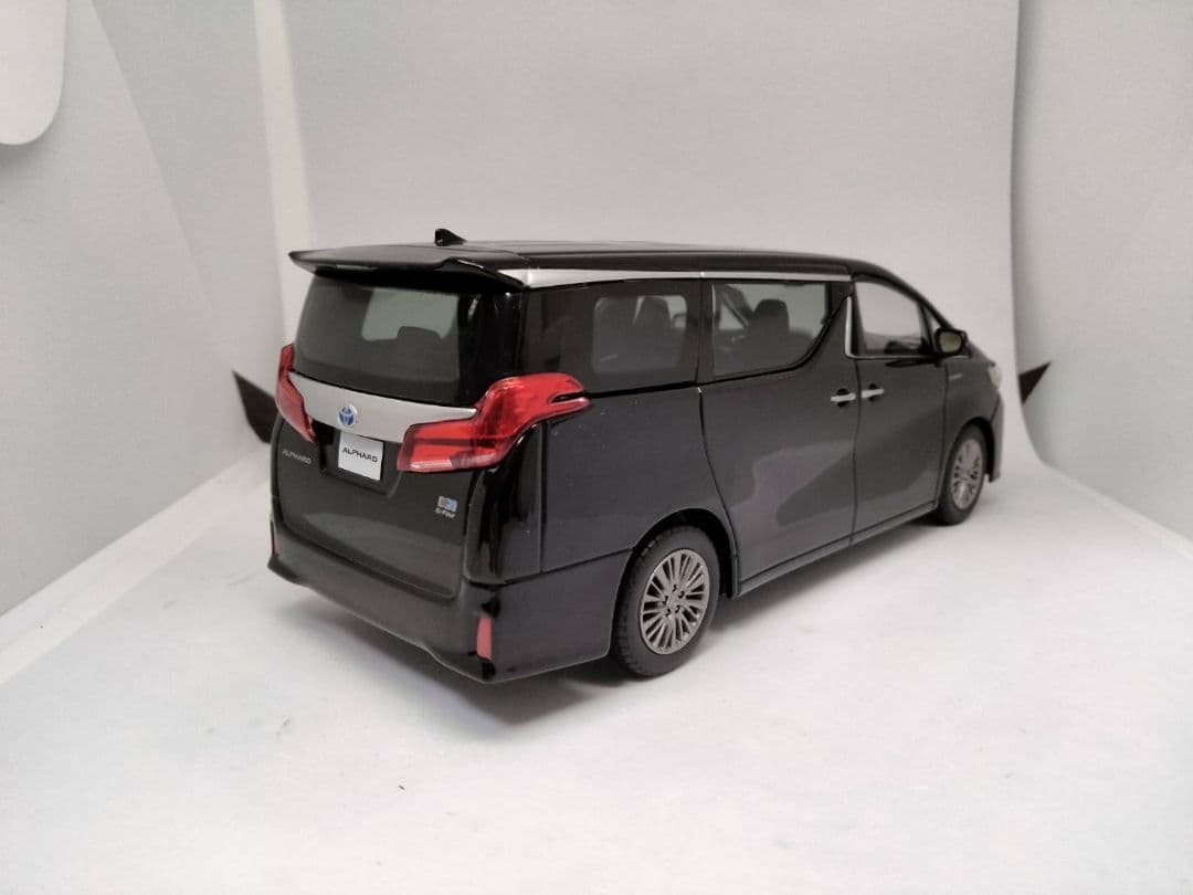 アルファード ミニカー　カラーサンプル