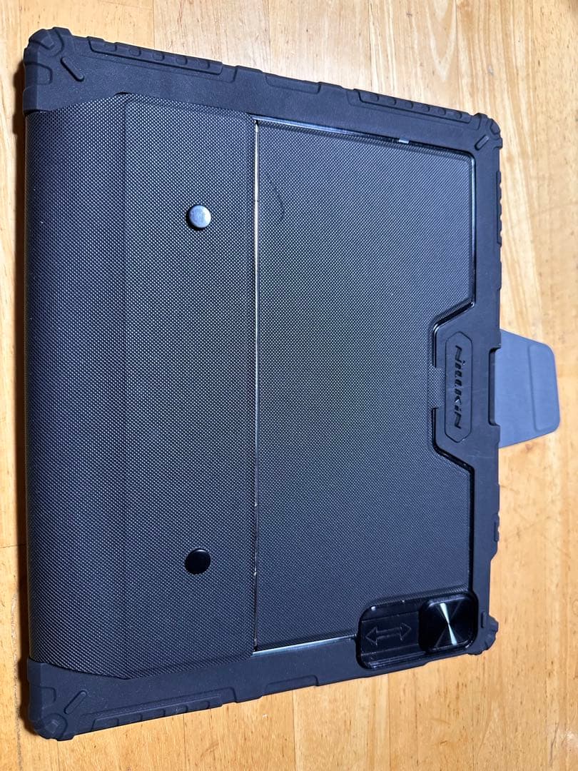 NILLKIN iPadM2 13インチ用 BTキーボードトラックパッド付き中古