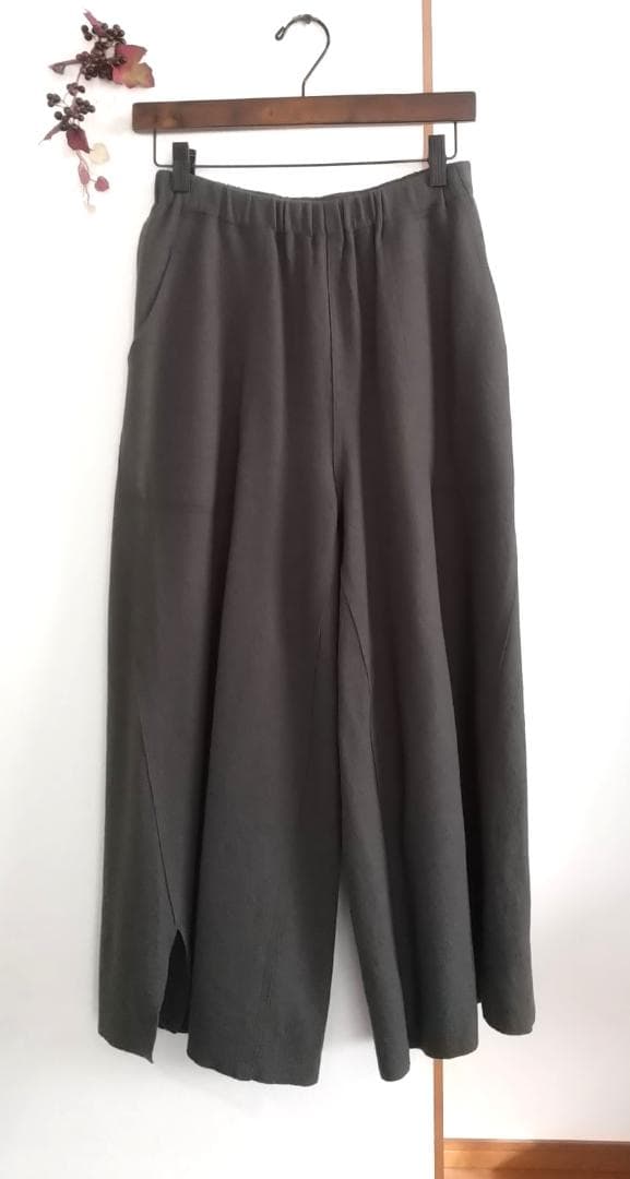 ヨーガンレール☆ラム圧縮ウールゆったりガウチョPT☆薄墨☆小さな難ありです