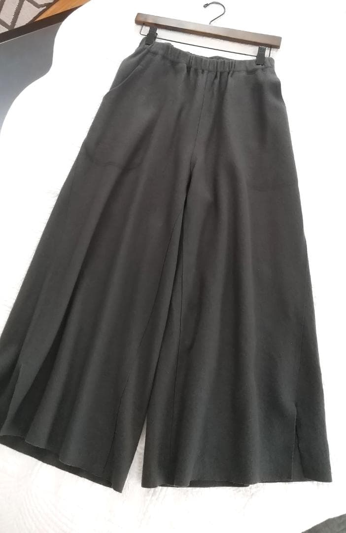 ヨーガンレール☆ラム圧縮ウールゆったりガウチョPT☆薄墨☆小さな難ありです