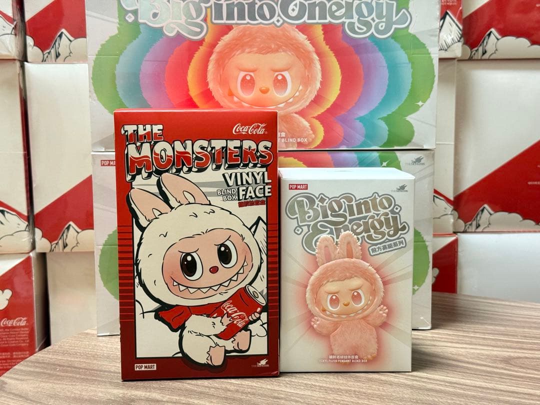 THE MONSTERS COCA COLA と エナジー ぬいぐるみ2個セット