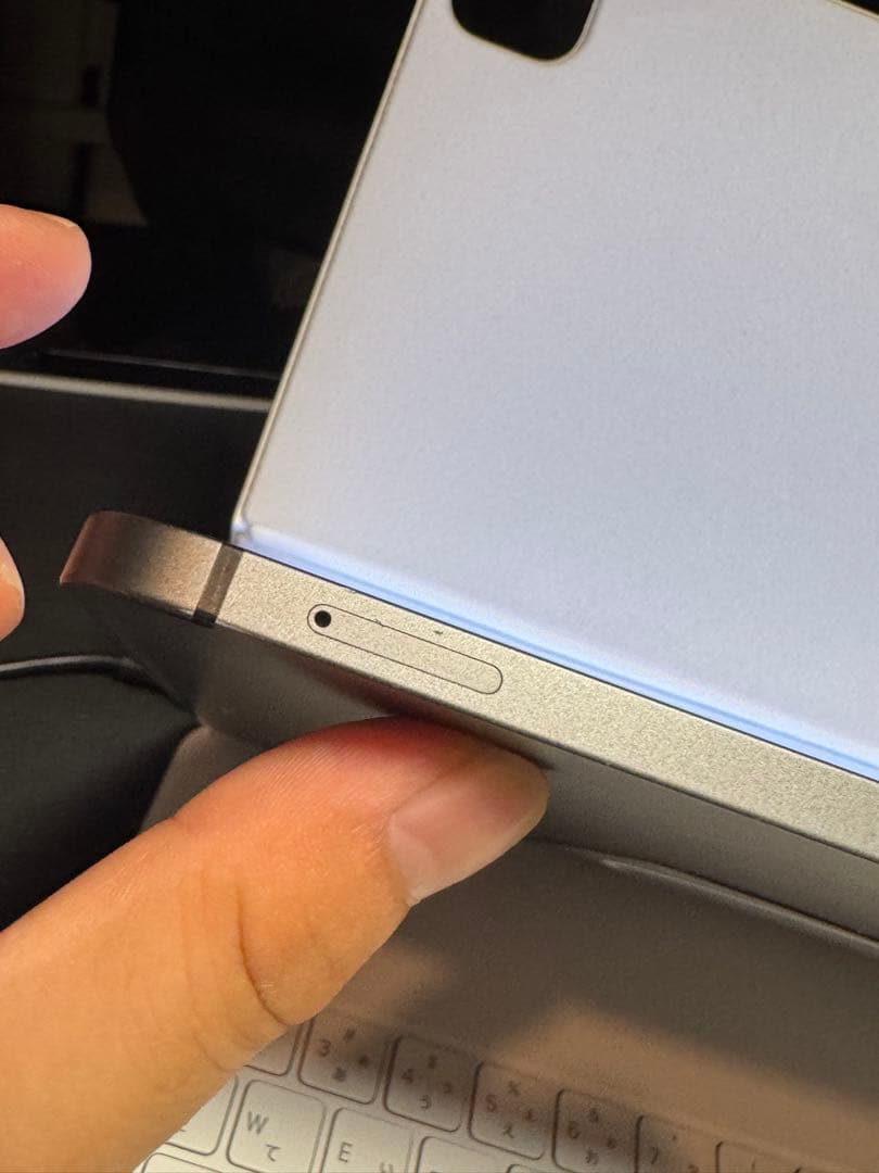 iPad Pro 12.9インチ 第5世代 256GB セルラーキーボードセット