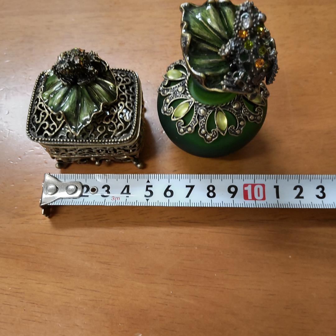 カエル　小物　香水瓶　ビジュー　アンティーク風　縁起もの　ラッキーモチーフ