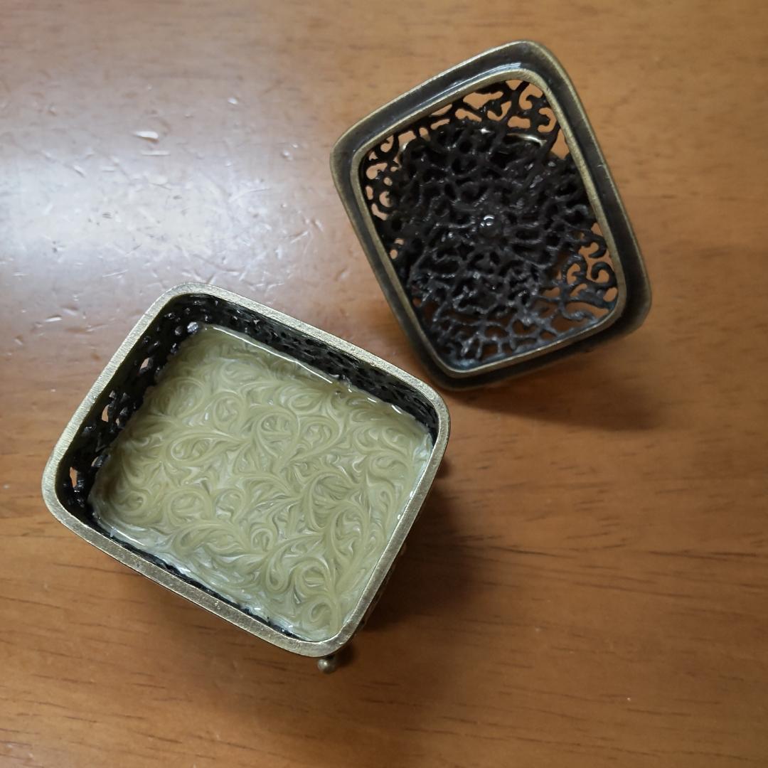 カエル　小物　香水瓶　ビジュー　アンティーク風　縁起もの　ラッキーモチーフ