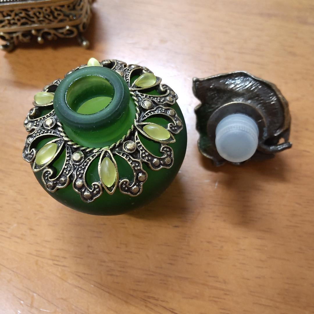 カエル　小物　香水瓶　ビジュー　アンティーク風　縁起もの　ラッキーモチーフ