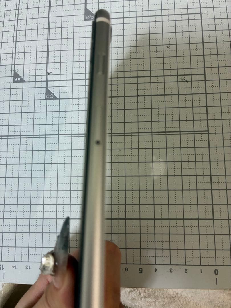 美品✨ iPhonese2即購入⭕️ ほぼ未使用‼️