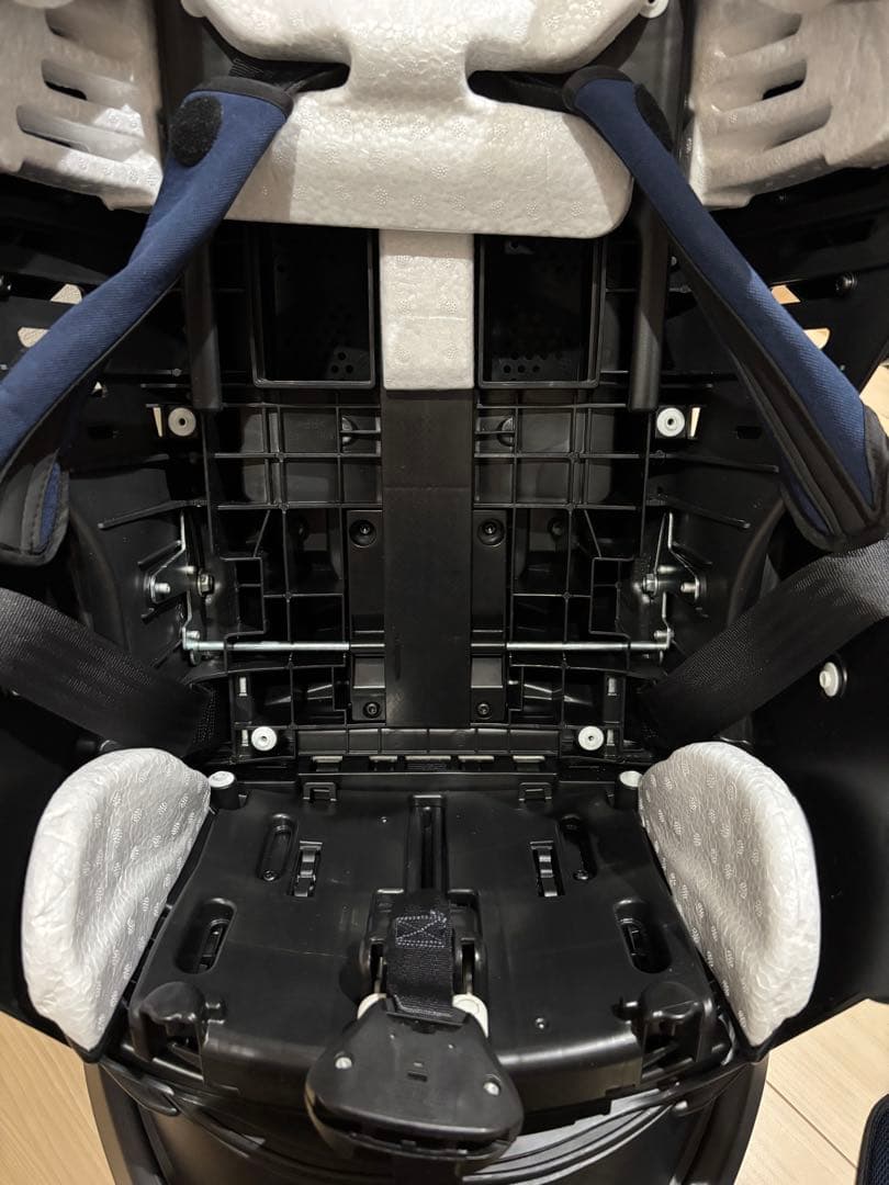 アップリカ フラディアグロウ ISOFIX プレミアム360°セーフティ　清掃済