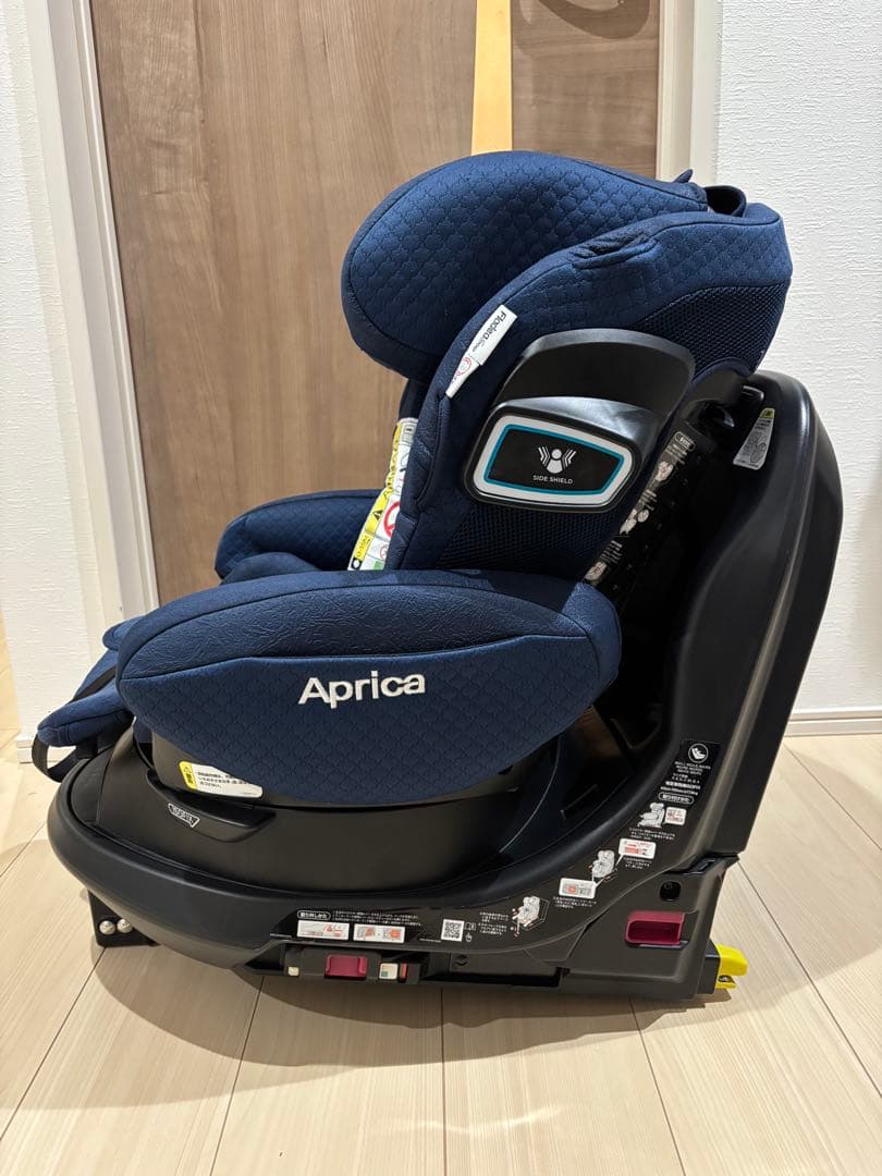 アップリカ フラディアグロウ ISOFIX プレミアム360°セーフティ　清掃済
