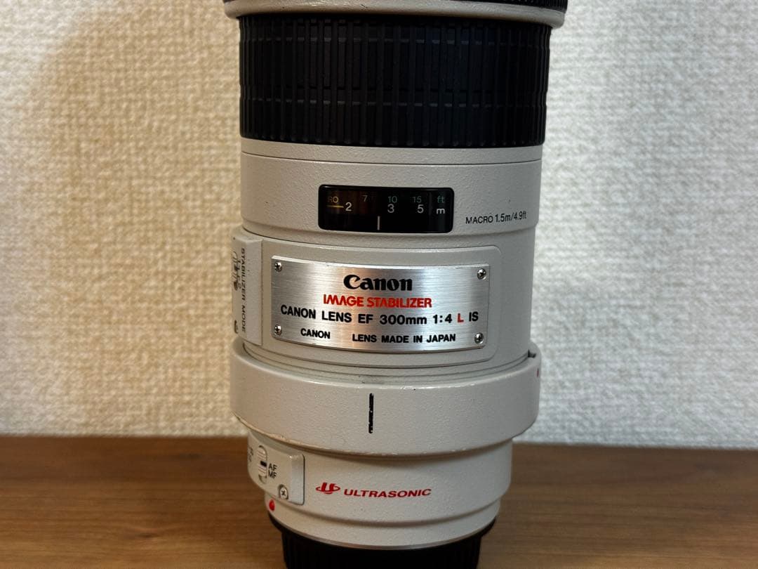 Canon EF 300mm f/4 L IS レンズ