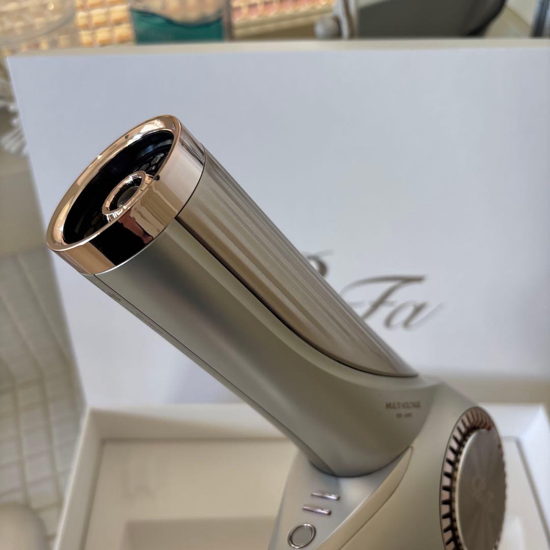 ReFa ヘアドライヤー ＢＸW シャンパンクレージュ海外でも使えます