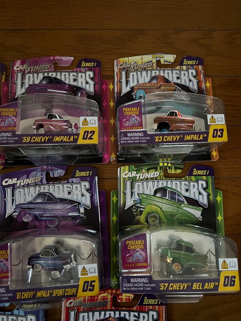 ミニカー Car Tuned Lowriders