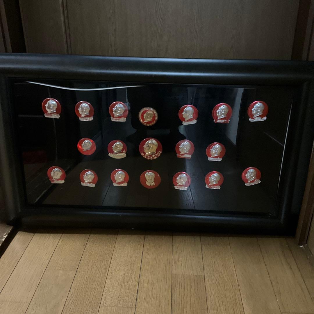 貴重！　中国　毛沢東　バッジコレクション　額装