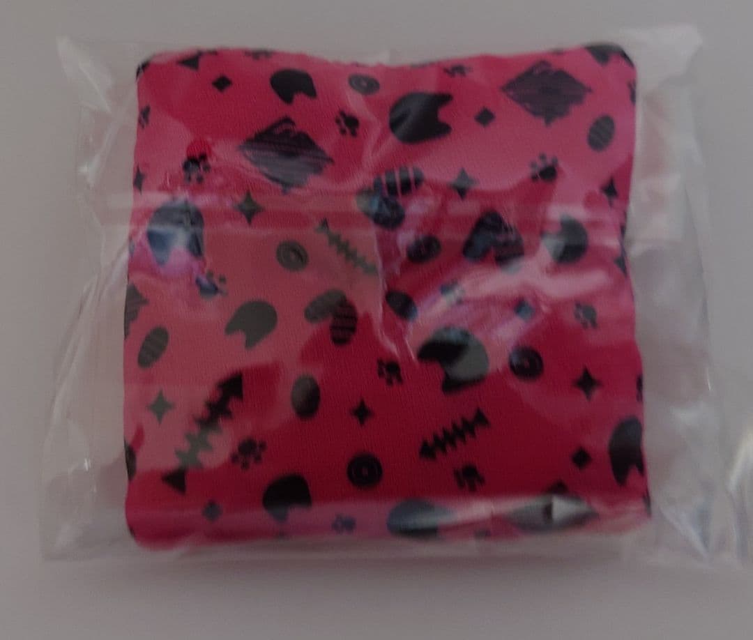 ねんどろいど 初音ミク 招きミクVer 黒招きミクVer. 専用猫座布団付き