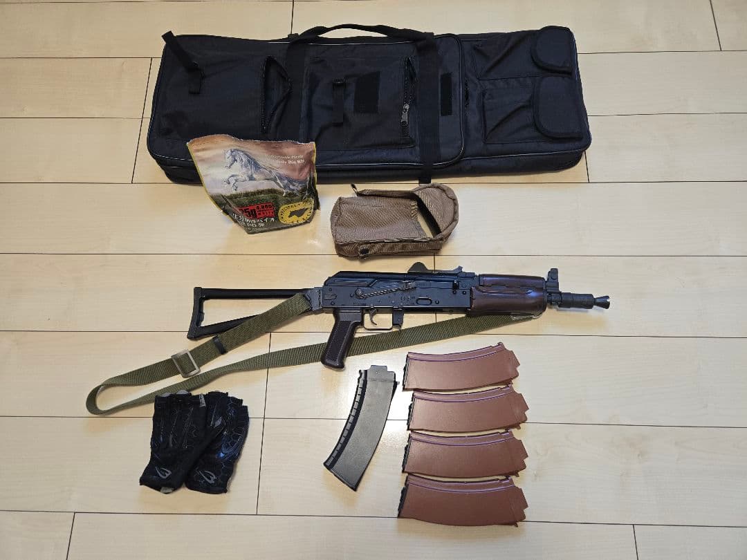 【東京マルイ】次世代AKS74U＋バック＋マガジン5本＋ベルトインサート付＋弾
