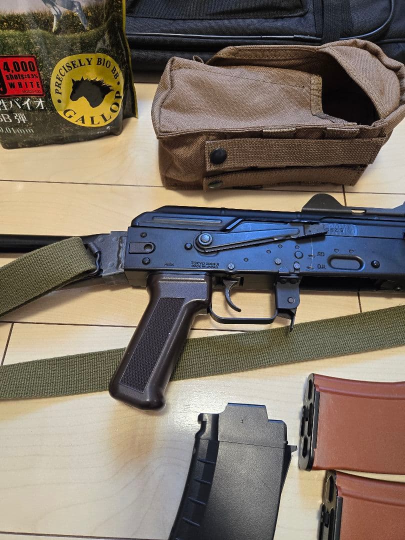 【東京マルイ】次世代AKS74U＋バック＋マガジン5本＋ベルトインサート付＋弾