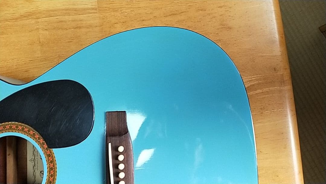 TVジョッキーの青いギター