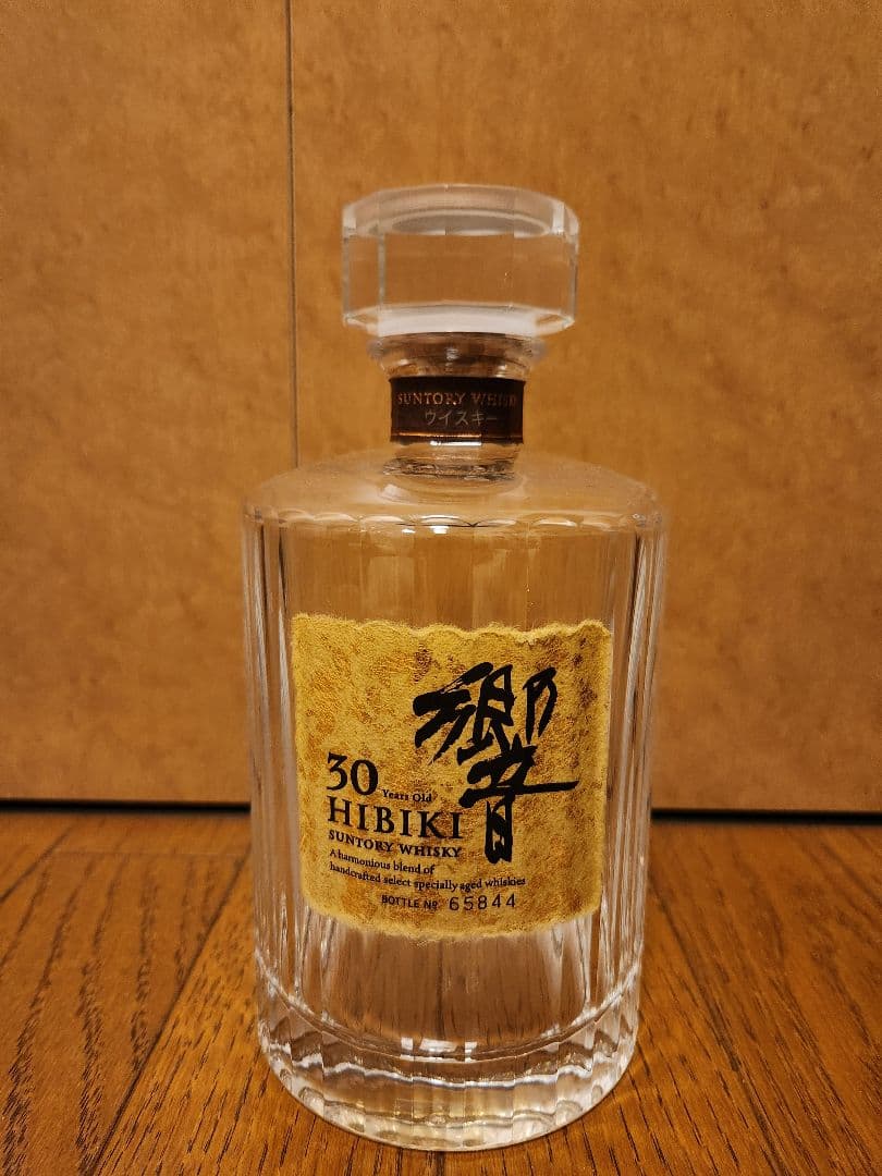 響30年箱つき空瓶