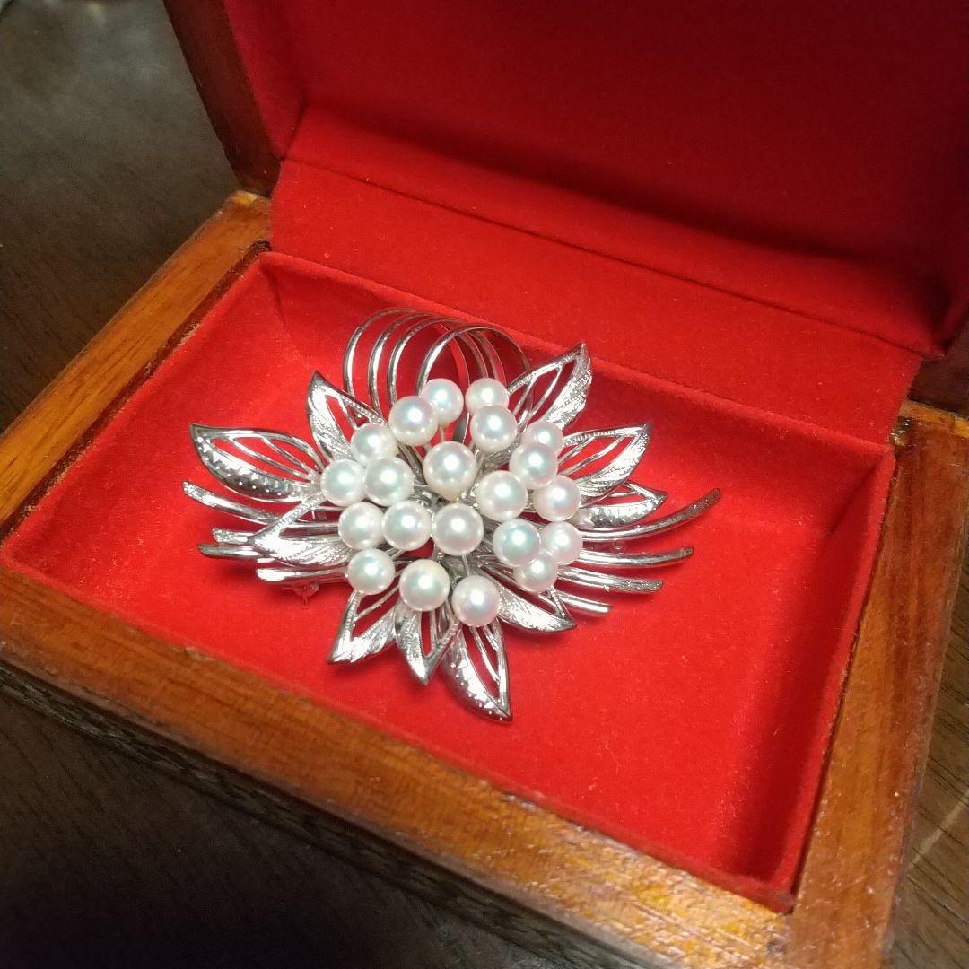 美品 本真珠 シルバー 花デザイン ブローチ